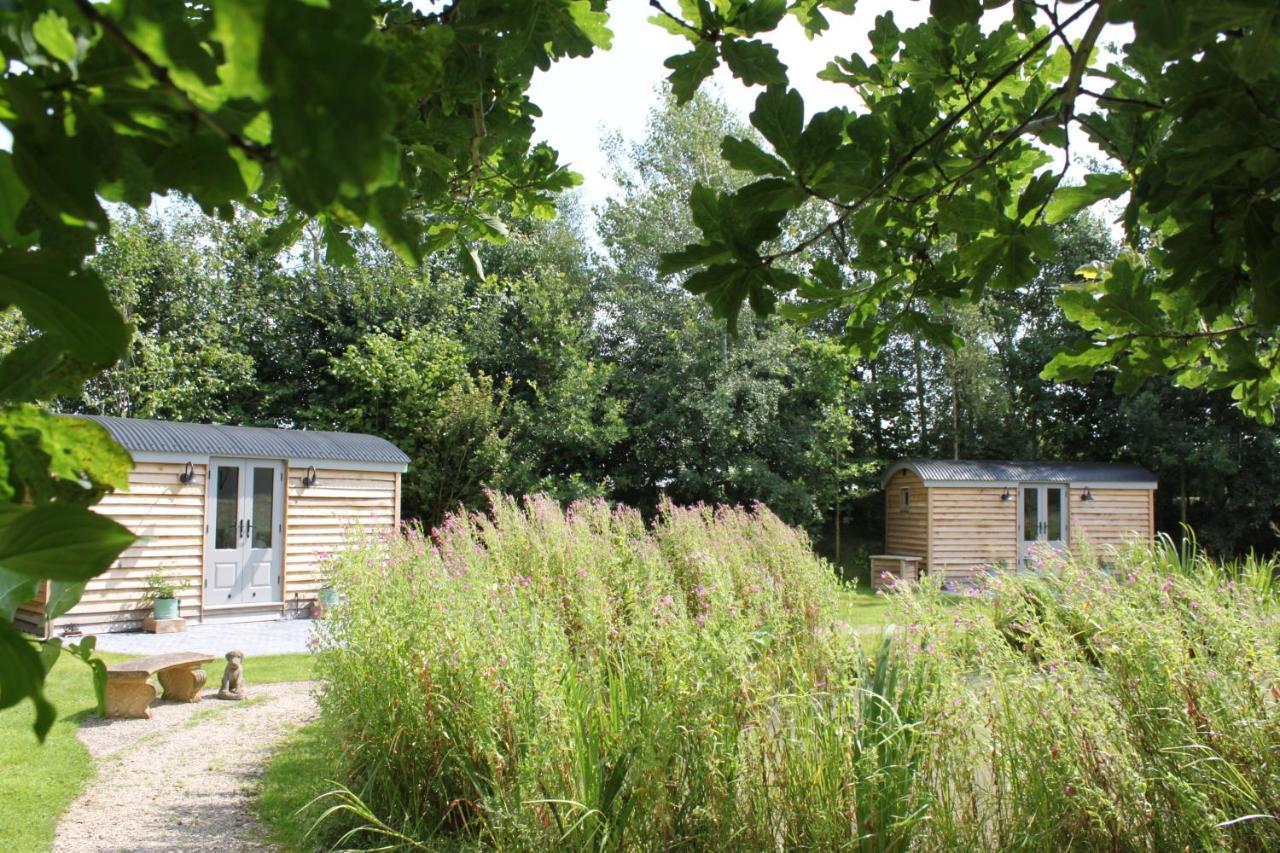 Luxury Shepherds Hut - The Sweet Pea By The Lake York Luaran gambar